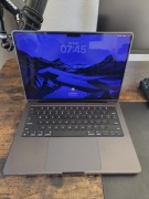 MacBook Pro 14" M4 Pro 12 CPU/16GPU / 24GB / 512GB SSD / Zasilacz 96 W