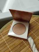 rozświetlający puder do twarzy, Glistening Gold