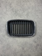 BMW 3 E36 - oryginalna prawa nerka | grill