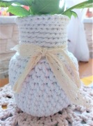 Wazon na szydełku biały z koronką