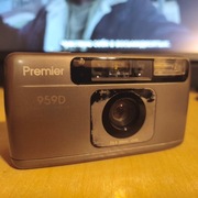 Premier M-959D – kompaktowy aparat analogowy