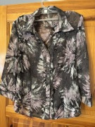 Bluzka zapinana popielato- różowo świecąca srebrna rozmiar 40