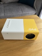 Mini projektor PVO WiFi – przenośny rzutnik Full HD 1080p