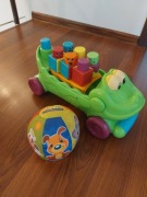 Muzyczna piłka Clementoni baby + krokodyl pchacz z klockami Fisher-Price 