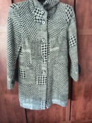 Płaszcz wiosenny r.40 krata beżowo -czrny