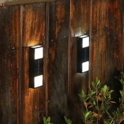 Solarna zewnętrzna lampa ścienna, wodoodporna, dekoracyjna, z czujnikiem.