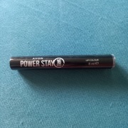 Avon Power Stay 16h supertrwała matowa szminka w płynie All fired up