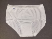Białe majtki sloggi 40