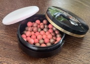 Puder w perełkach z serum Giordani Gold - edycja specjalna