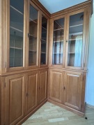 Stylowa biblioteczka drewniana narożna