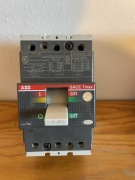 Wyłącznik mocy ABB T1N 100 1SDA068059R1