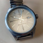 Piękny stalowy Timex Q T2N403 z elastyczną bransoletą