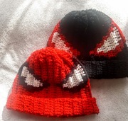 Dwie czapki spiderman 
