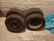 Opony całoroczne 14" Uniroyal Shark Skin – komplet na felgach stalowych 