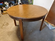 Stół okrągły, drewniany z możliwością rozłożenia 