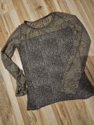 Koszulka z koronkowym rękawem