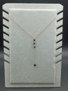 Naszyjnik z czarnymi koralikami 