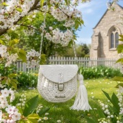 Torebka damska biała listonoszka na ramię elegancka mała