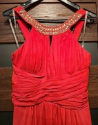 Czerwona sukienka wieczorowa