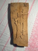 Duża ludowa płaskorzeźba – Zmartwychwstały Chrystus z krzyżem