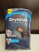 Huggies Dry Nites Majtki chłonne dla chłopców 4-7 lat 17-30 kg 16 szt