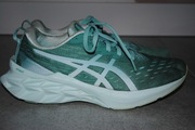 Buty do biegania Asics Novablast 2 roz 40