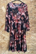 Rainbow Sukienka czarna w czerwone kwiaty 36