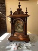 Zegar JUNGHANS ok. 1895 - 1905 okazała kapliczka eklektyczna orzech loft