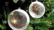 Komplet bombek RETRO "KOŃ I DZIECI" szron śnieg medaliony 9cm 11cm 2szt.