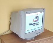 17 calowy, kolorowy monitor CRT Philips Brilliance 107P20, retro jak nowy 