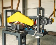 Urządzenie szczotkarka czterostronna - przelotowa