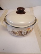 Garnek emaliowany o pojemności 2.4L