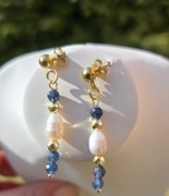 KOLCZYKI SZTYFTY NATURALNE PERŁY SŁODKOWODNE SZAFIR UNIKAT LEKKIE PUDEŁKO 