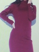 Ciepła sukienka swetrowa z Golfem Guziki Bordo