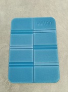 Nowa mata turystyczna do siadania  Wwago 27 x 37,5 cm składana niebieska