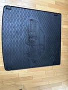 Audi Q8 - gumowa mata bagażnika