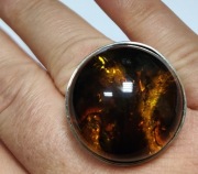 Bursztynowy pierścionek srebrny