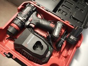 PSBSAP 12 A1. Zestaw, dwa akumulatory, ładowarka Parkside Performance.