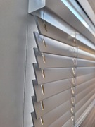 Żaluzje drewniane 25 mm nowe