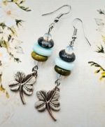 Czterolistne koniczynki na szczęście Kolczyki kamienie półszlachetne 