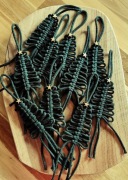 Zestaw 10 sztuk choinek butelka zieleń boho makrama 