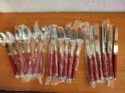 Sztućce z czerwoną rączką 18 sztuk - cena za całość