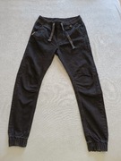 Czarne jeansowe joggery W28 L32 