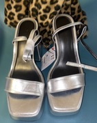 Sandały srebrne Bershka