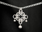 Zawieszka chainmaille kuleczką stal chirurgiczna gothic industrial