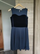 Sukienka bez rekawów Armani Junior krótka elegancka szerokie ramiączka