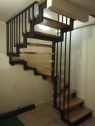 Schody wewnętrzne, metalowe, zabiegowe, jednobiegowe