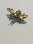 Figurka metalowa  owad Pszczoła wysokość 1,5 cm długość 3 cm