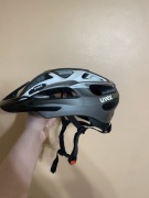 Kask rowerowy UVEX – lekki, wentylowany, regulowany, stan bardzo dobry