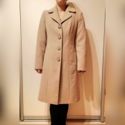 Beżowy ocieplany płaszcz